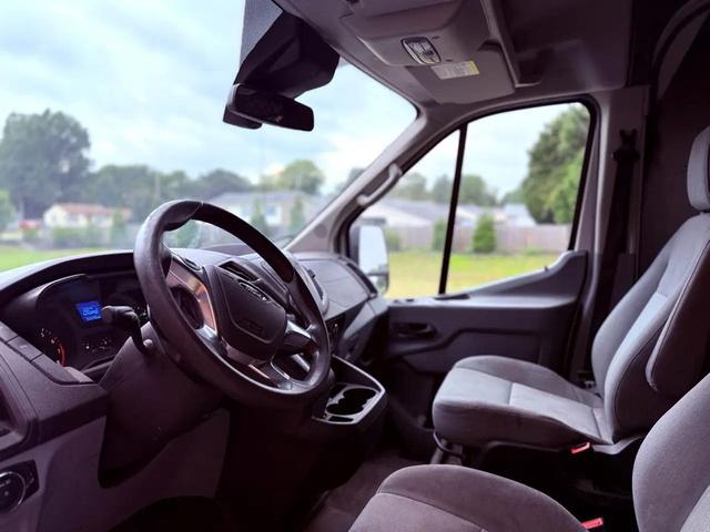 Photo of 2015 Oxford White Ford Transit-250