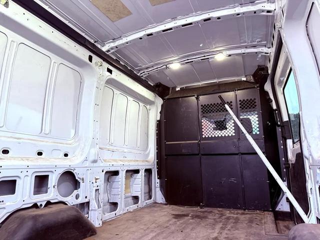 Photo of 2015 Oxford White Ford Transit-250