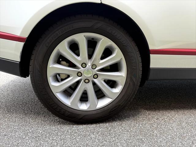 Photo of 2015 Yulong White Land Rover Range Rover