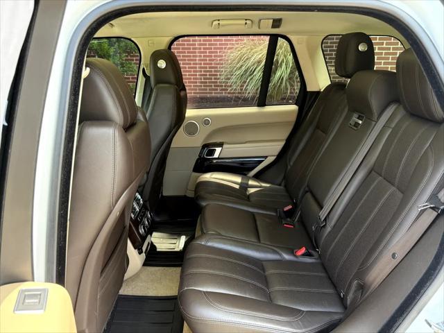 Photo of 2015 Yulong White Land Rover Range Rover