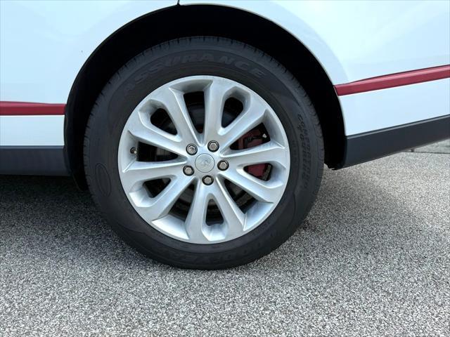 Photo of 2015 Yulong White Land Rover Range Rover