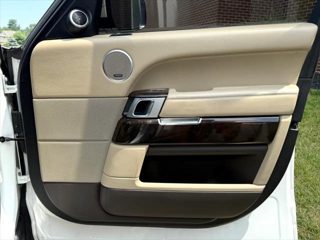 Photo of 2015 Yulong White Land Rover Range Rover