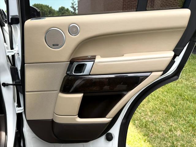 Photo of 2015 Yulong White Land Rover Range Rover
