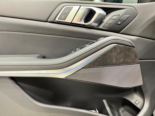 Photo of 2026 Black Sapphire Metallic BMW X5 PHEV