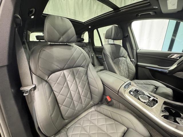 Photo of 2026 Black Sapphire Metallic BMW X5 PHEV