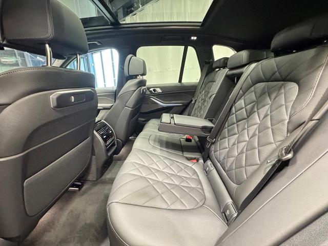Photo of 2026 Black Sapphire Metallic BMW X5 PHEV