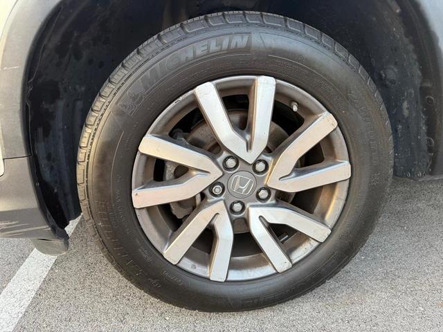 Photo of 2022 Lunar Silver Metallic Honda Pilot