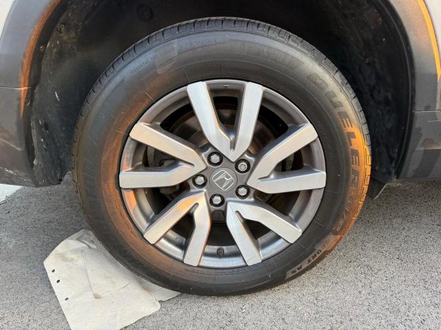 Photo of 2022 Lunar Silver Metallic Honda Pilot