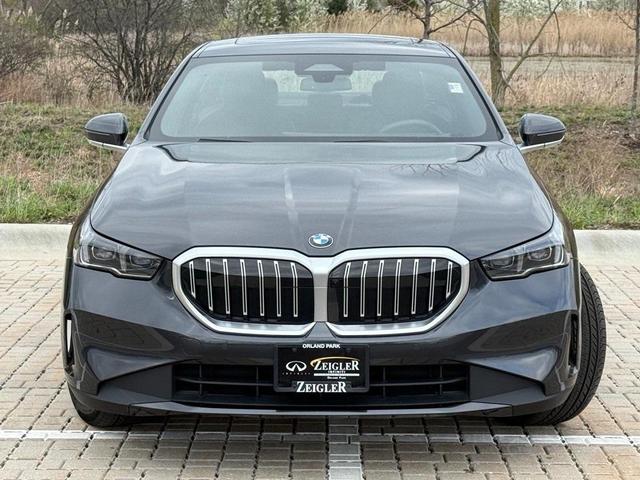Photo of 2024 Dark Graphite Metallic BMW 530
