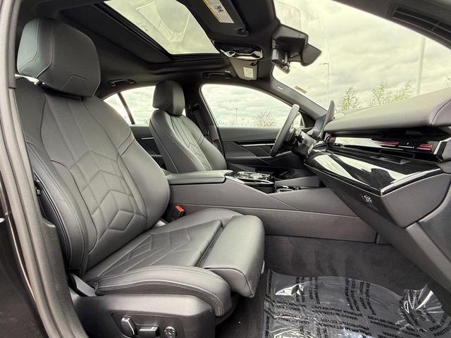 Photo of 2024 Dark Graphite Metallic BMW 530
