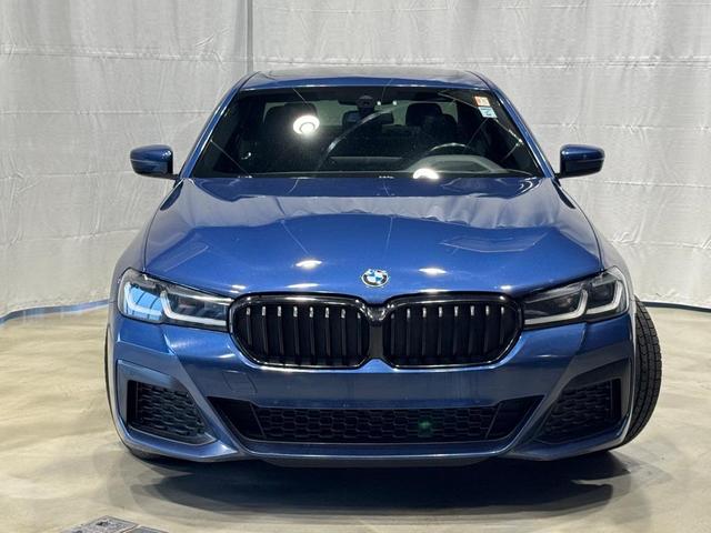 Photo of 2023 Phytonic Blue Metallic BMW 530