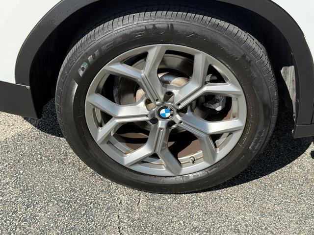 Photo of 2023 Alpine White BMW X3