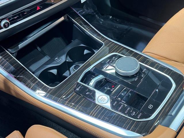 Photo of 2025 Mineral White Metallic BMW X5