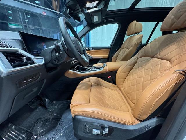 Photo of 2025 Mineral White Metallic BMW X5