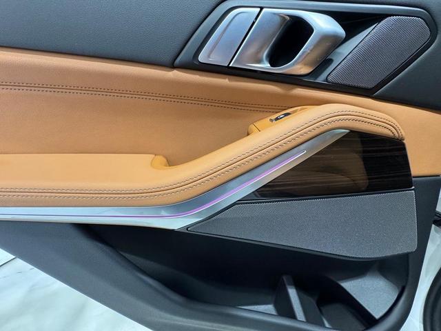 Photo of 2025 Mineral White Metallic BMW X5