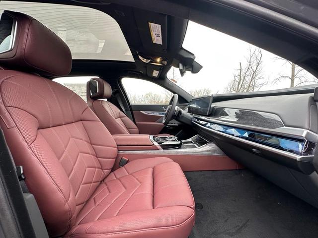 Photo of 2025 Dravit Gray Metallic BMW 760