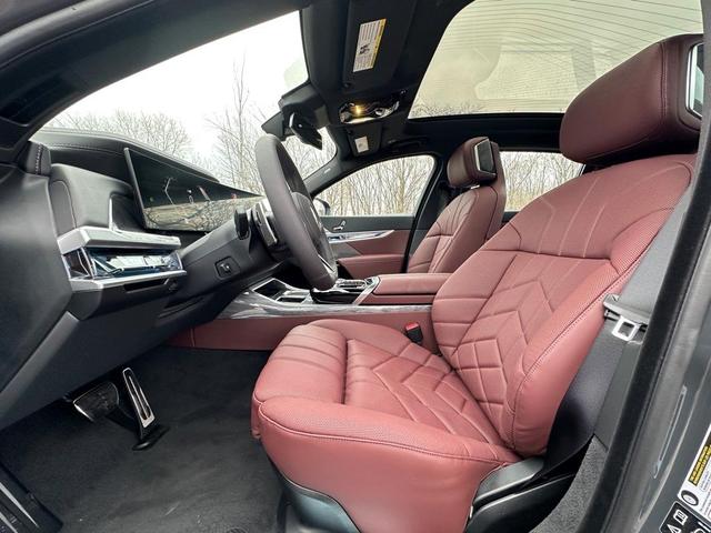 Photo of 2025 Dravit Gray Metallic BMW 760