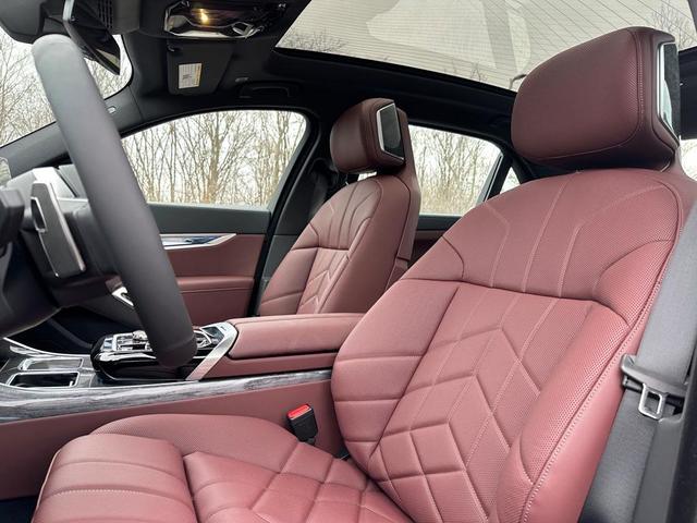 Photo of 2025 Dravit Gray Metallic BMW 760