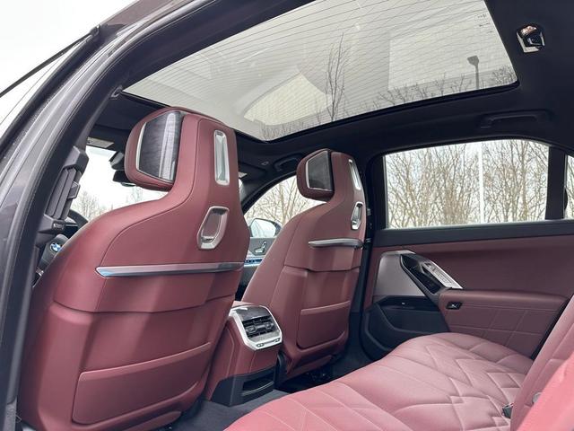 Photo of 2025 Dravit Gray Metallic BMW 760
