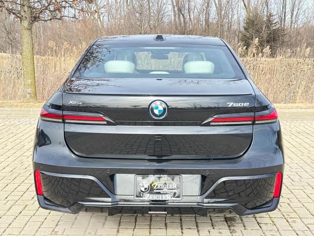 Photo of 2025 Black Sapphire Metallic BMW 750e