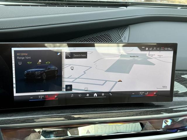 Photo of 2025 Black Sapphire Metallic BMW 750e