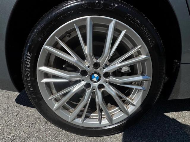 Photo of 2024 Skyscraper Gray Metallic BMW 330