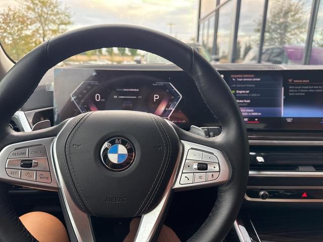 Photo of 2023 Manhattan Green Metallic BMW X7