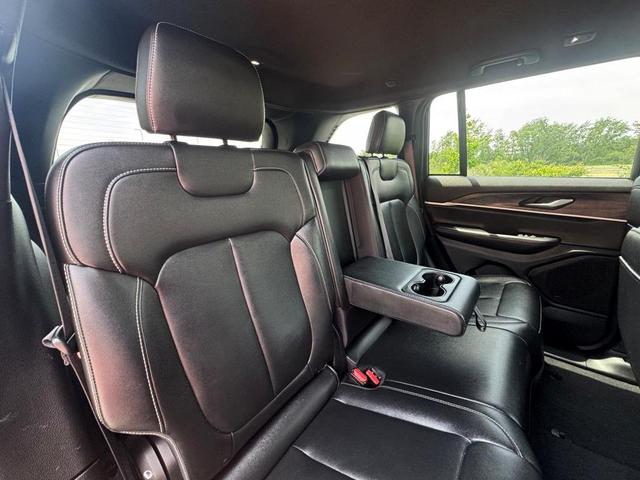 Photo of 2024 Diamond Black Jeep Grand Cherokee