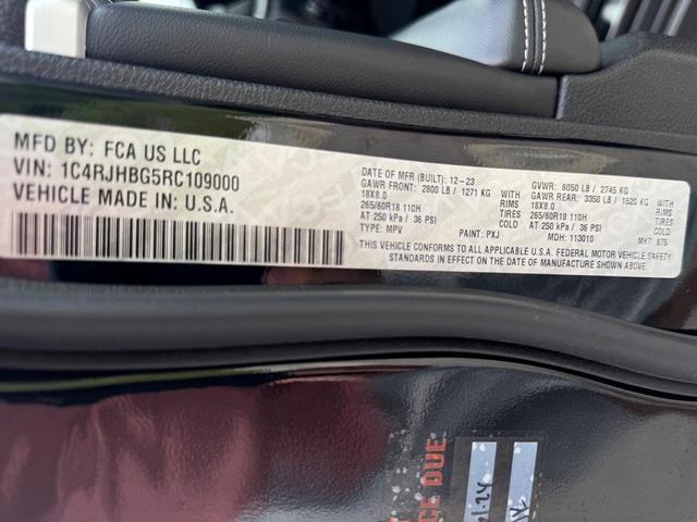 Photo of 2024 Diamond Black Jeep Grand Cherokee