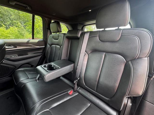 Photo of 2024 Diamond Black Jeep Grand Cherokee