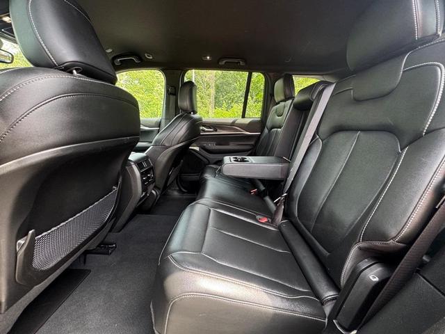 Photo of 2024 Diamond Black Jeep Grand Cherokee