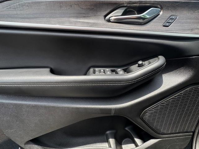 Photo of 2024 Diamond Black Jeep Grand Cherokee