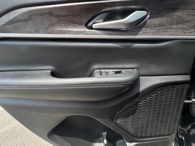 Photo of 2024 Diamond Black Jeep Grand Cherokee