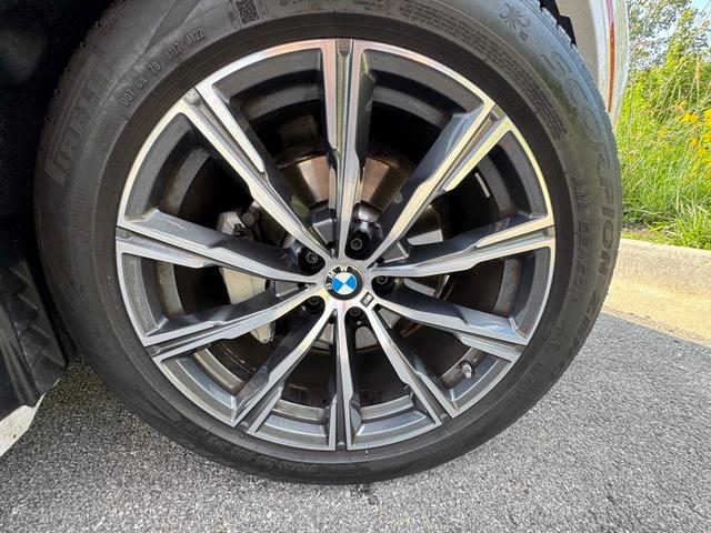 Photo of 2022 Alpine White BMW X5