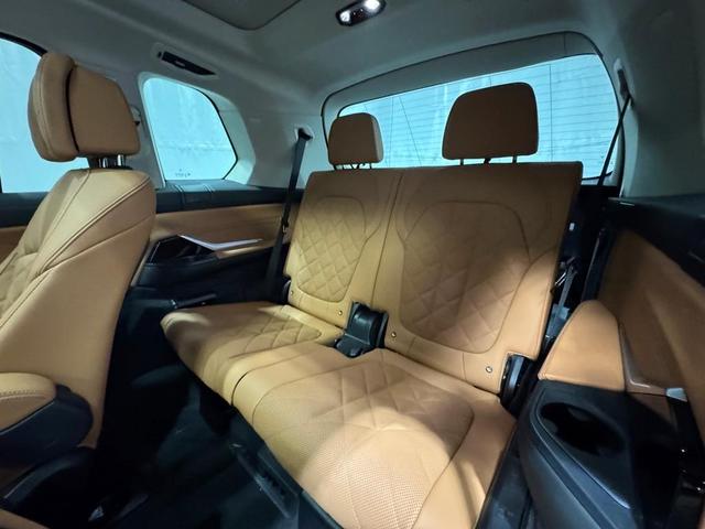 Photo of 2026 Black Sapphire Metallic BMW X7