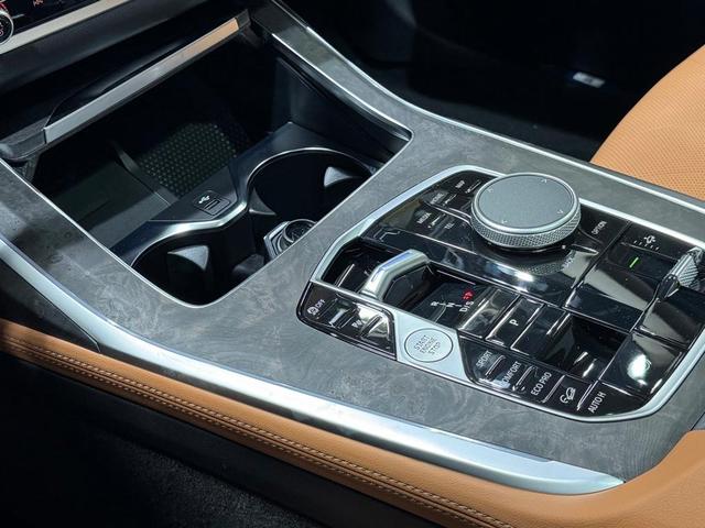 Photo of 2026 Black Sapphire Metallic BMW X7