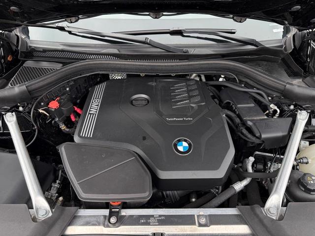 Photo of 2024 Black Sapphire Metallic BMW X4