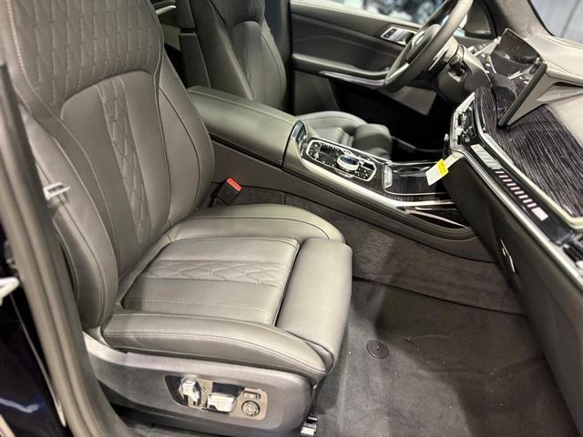 Photo of 2025 Carbon Black Metallic BMW X7