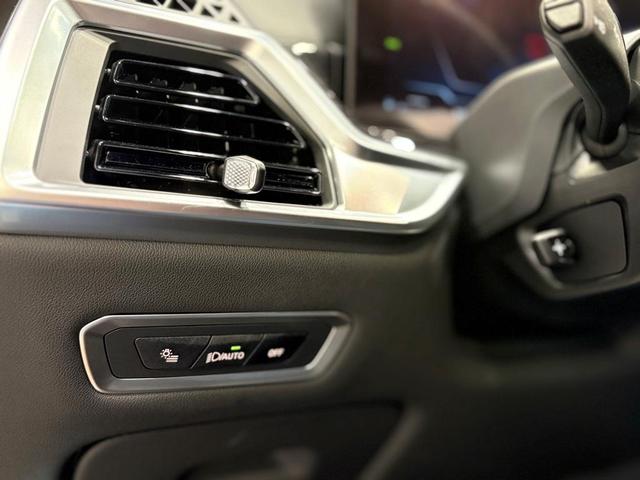 Photo of 2025 Carbon Black Metallic BMW X7