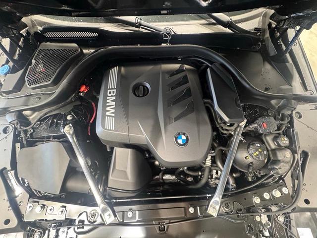 Photo of 2026 Black Sapphire Metallic BMW 530