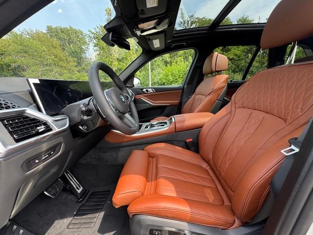 Photo of 2026 Mineral White Metallic BMW X5