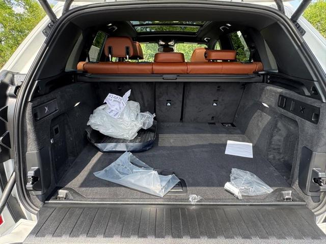 Photo of 2026 Mineral White Metallic BMW X5