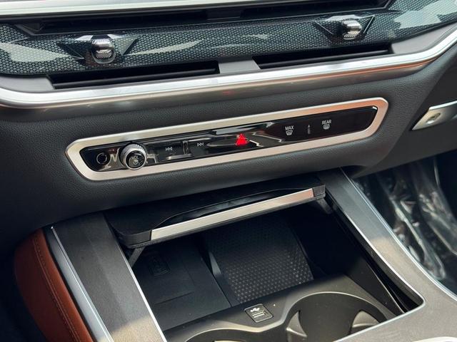 Photo of 2026 Mineral White Metallic BMW X5