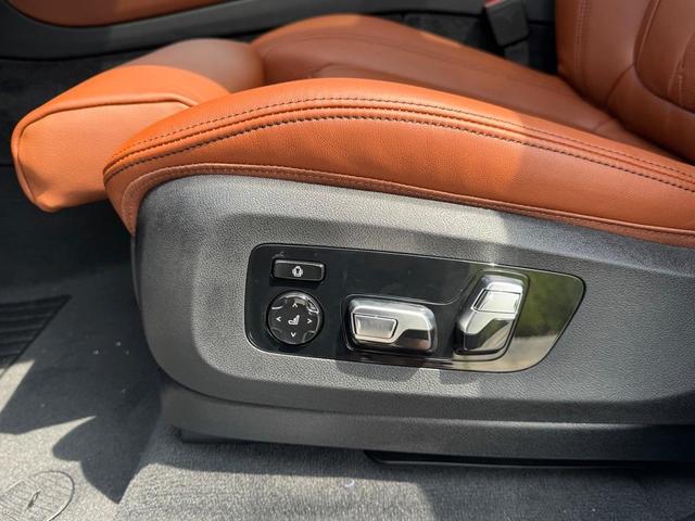 Photo of 2026 Mineral White Metallic BMW X5