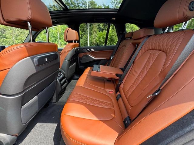Photo of 2026 Mineral White Metallic BMW X5