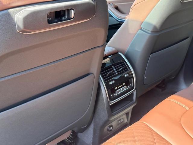 Photo of 2026 Carbon Black Metallic BMW X5