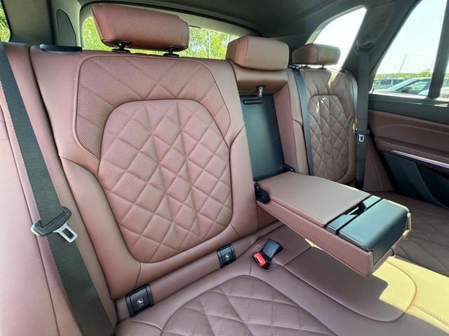 Photo of 2026 Carbon Black Metallic BMW X5