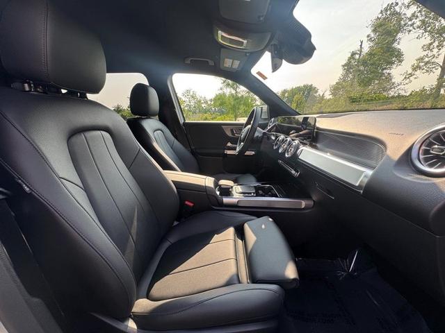 Photo of 2023 Iridium Silver Metallic Mercedes-Benz EQB 300