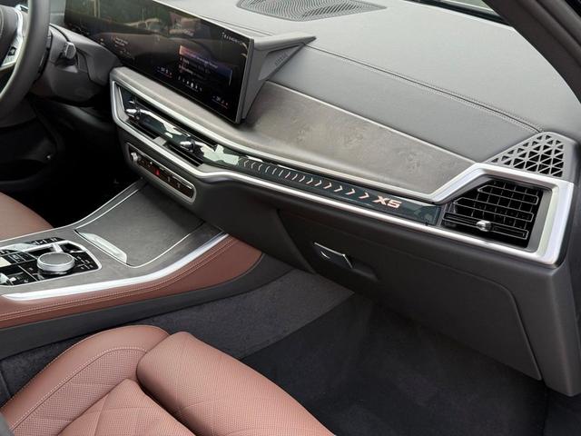 Photo of 2026 Black Sapphire Metallic BMW X5 PHEV