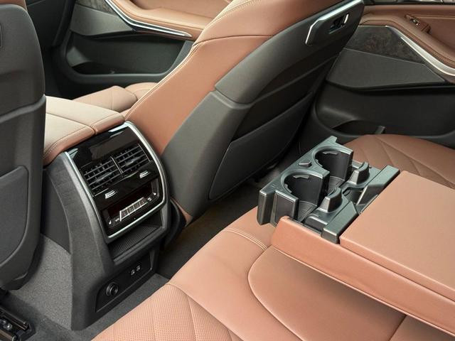 Photo of 2026 Black Sapphire Metallic BMW X5 PHEV
